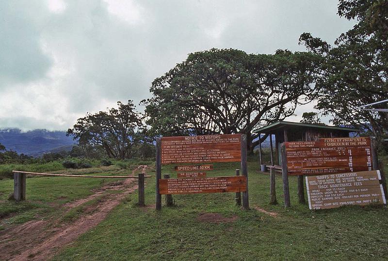 WT 1400 213-08 Kenya.jpg